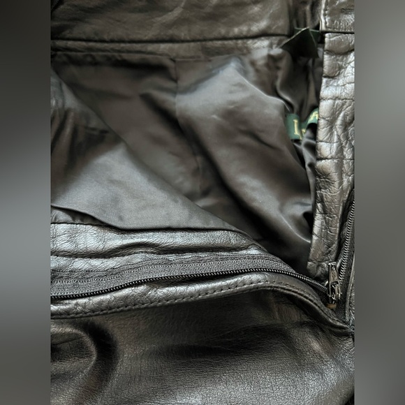 Danier Black Leather Wide Leg Pants 🖤 - Picture 8 of 10